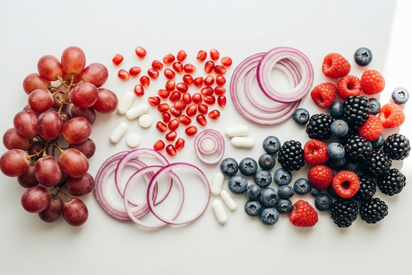 Antioxidant-rich foods and capsules